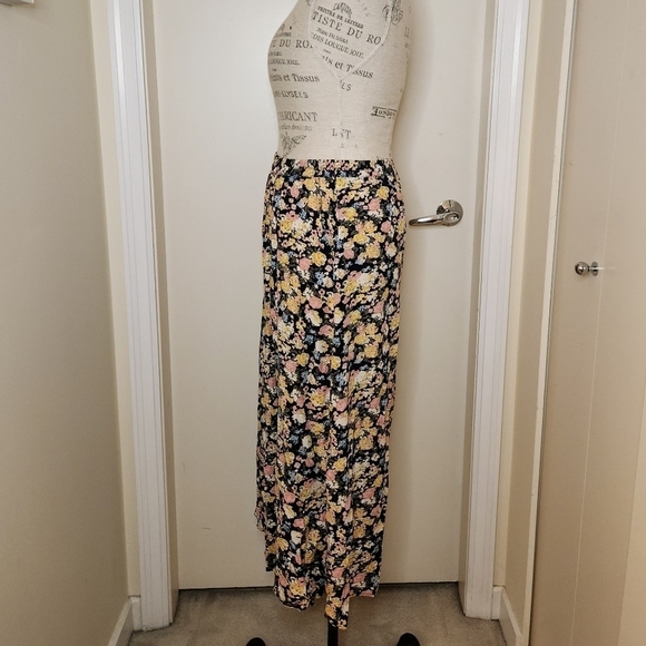 Vero Moda Floral Maxi Skirt - Picture 2 of 10
